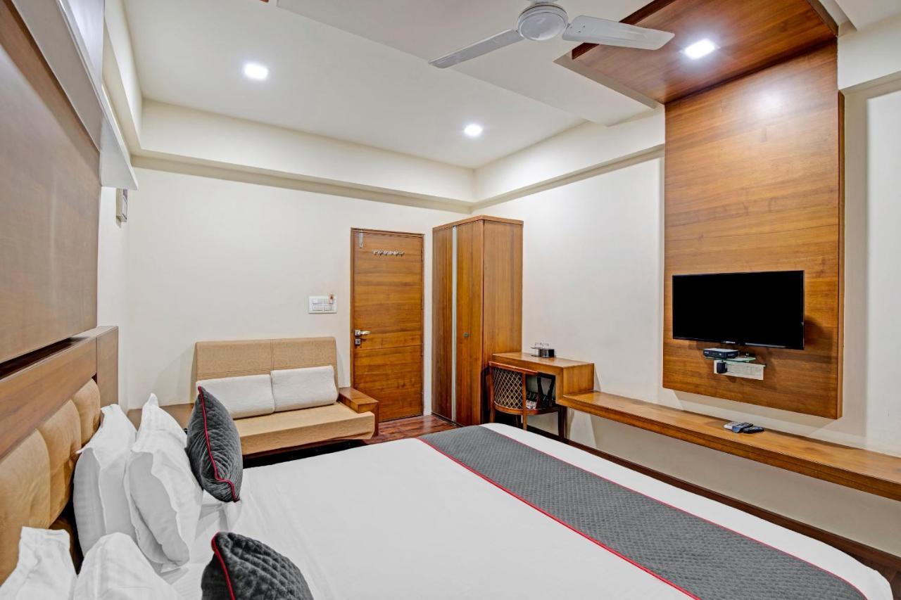 Hotel Navjivan Himatnagar Exterior foto